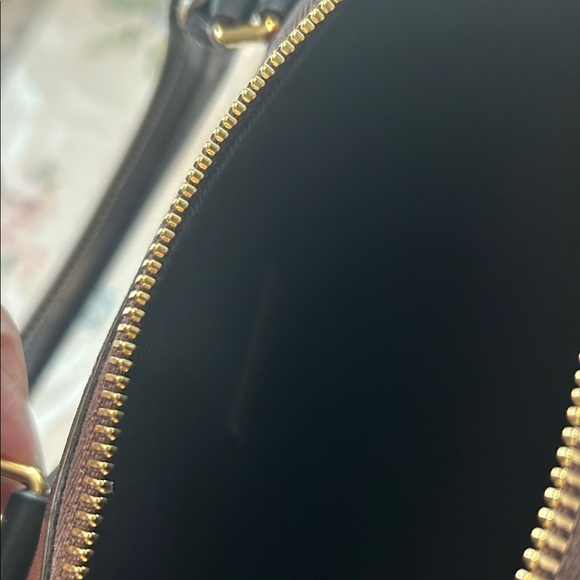 Burberry
Check Bowling Medium  Leather Top-Handle Bag - Picture 5 of 11